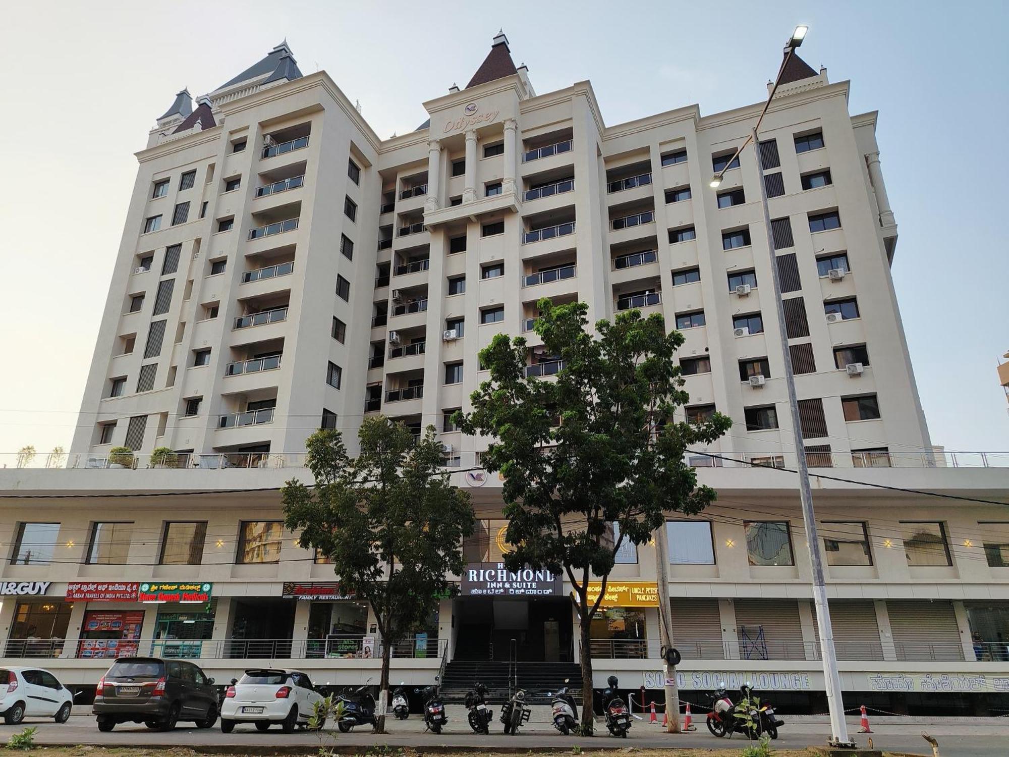 Richmond Inn And Suites Manipal Bagian luar foto